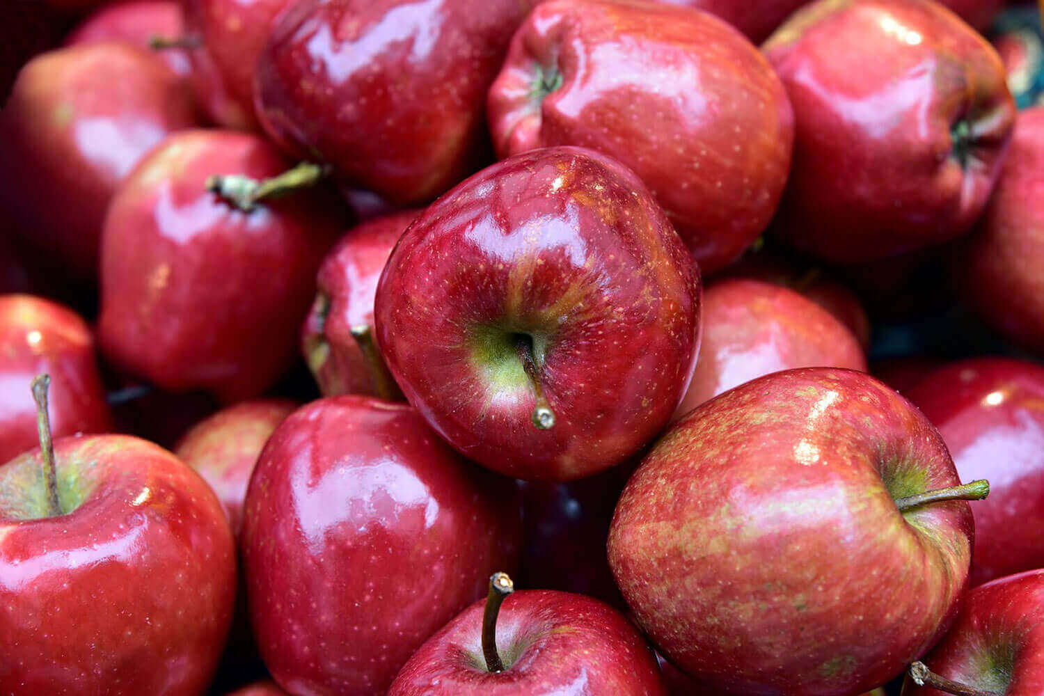 red-delicious-detering-orchards 1 Apples